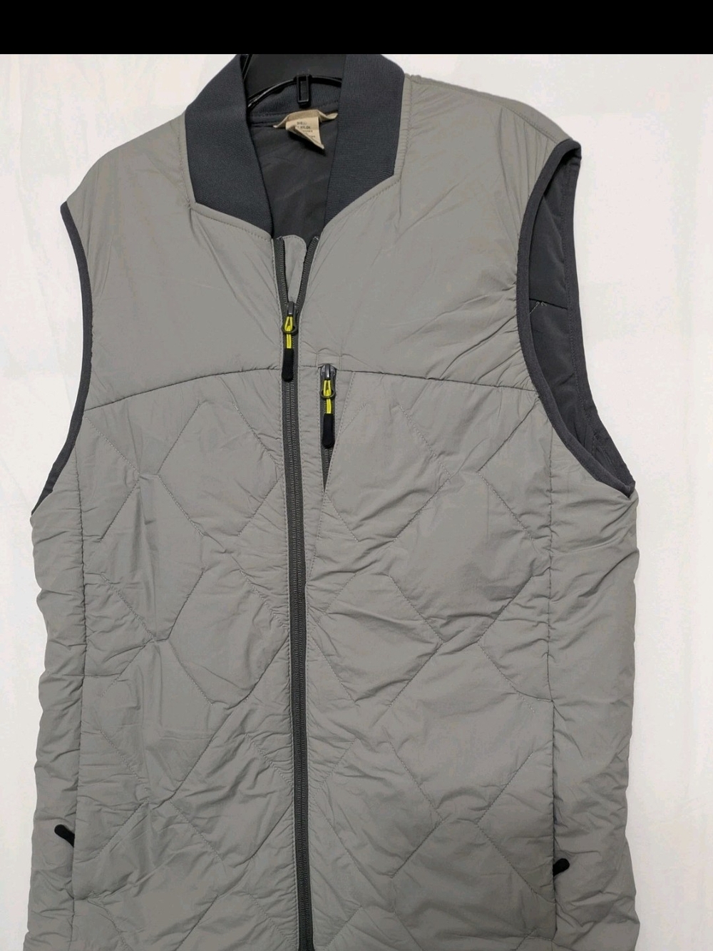 Duluth Trading Co Gray Quilted Lightweight Vest with Contrast Trim